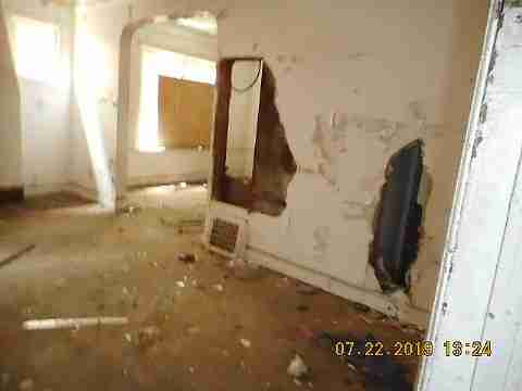 10410 Crocuslawn (9)_m.jpg